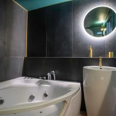 Le Beaulieu ~ ~ Balneo ~ Vin Petillant Apartman